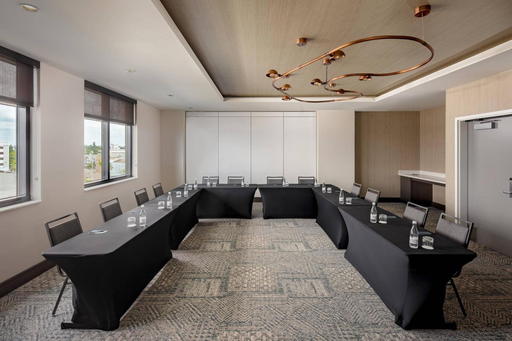 Luminary & Co., Autograph Collection Hotel 4*